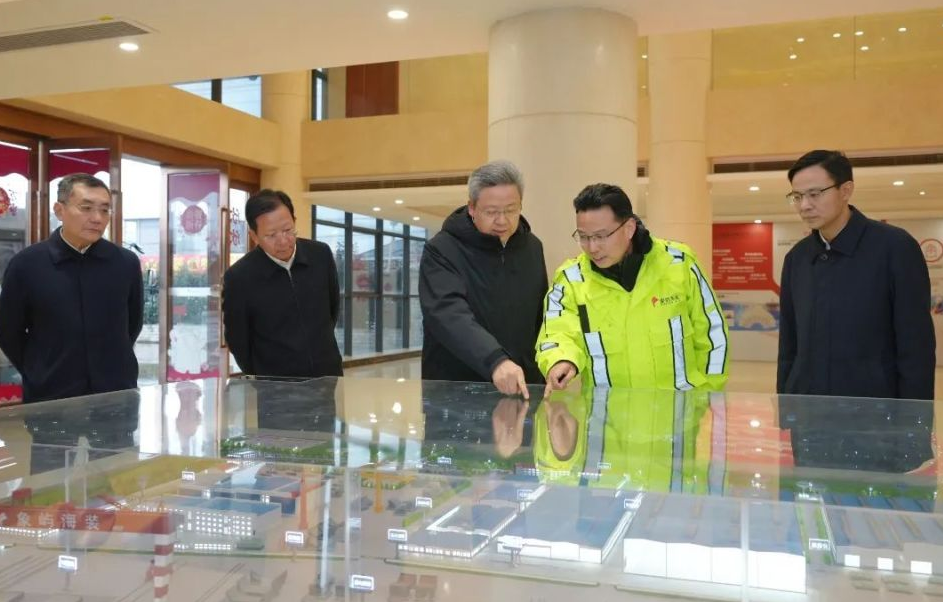 南通市市委書記吳新明調(diào)研企業(yè)復(fù)工復(fù)產(chǎn)、重大項(xiàng)目建設(shè)